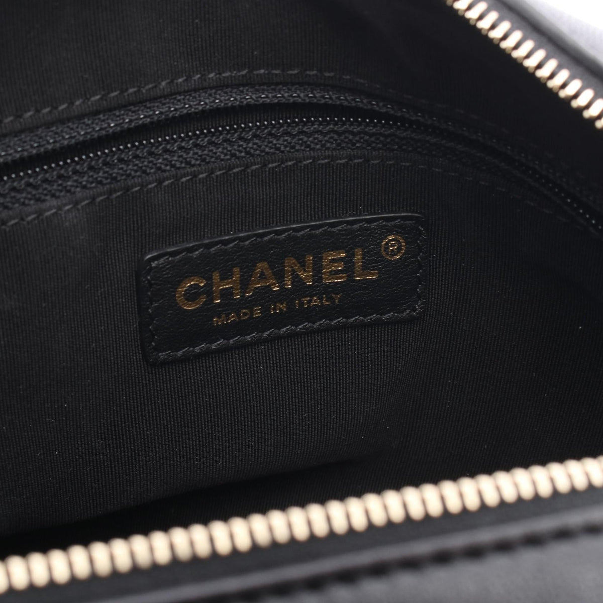 CHANEL Black Chevron V-stitch Small Lambskin (sheep leather) 2101220011512