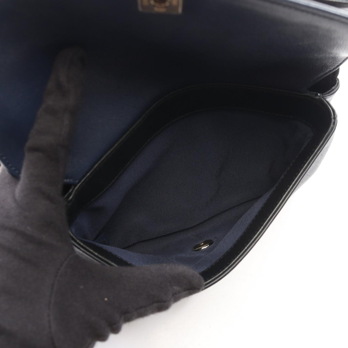 CHANEL Navy/Black Chevron V Stitch leather 2101220002640