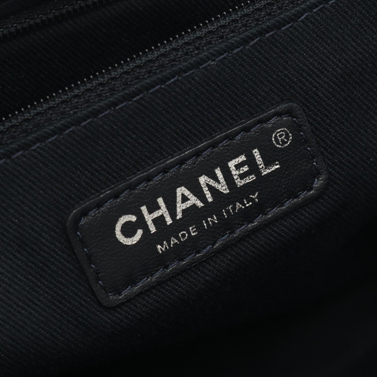 CHANEL White/Navy Deauville leather�straw A67001 2107400257800