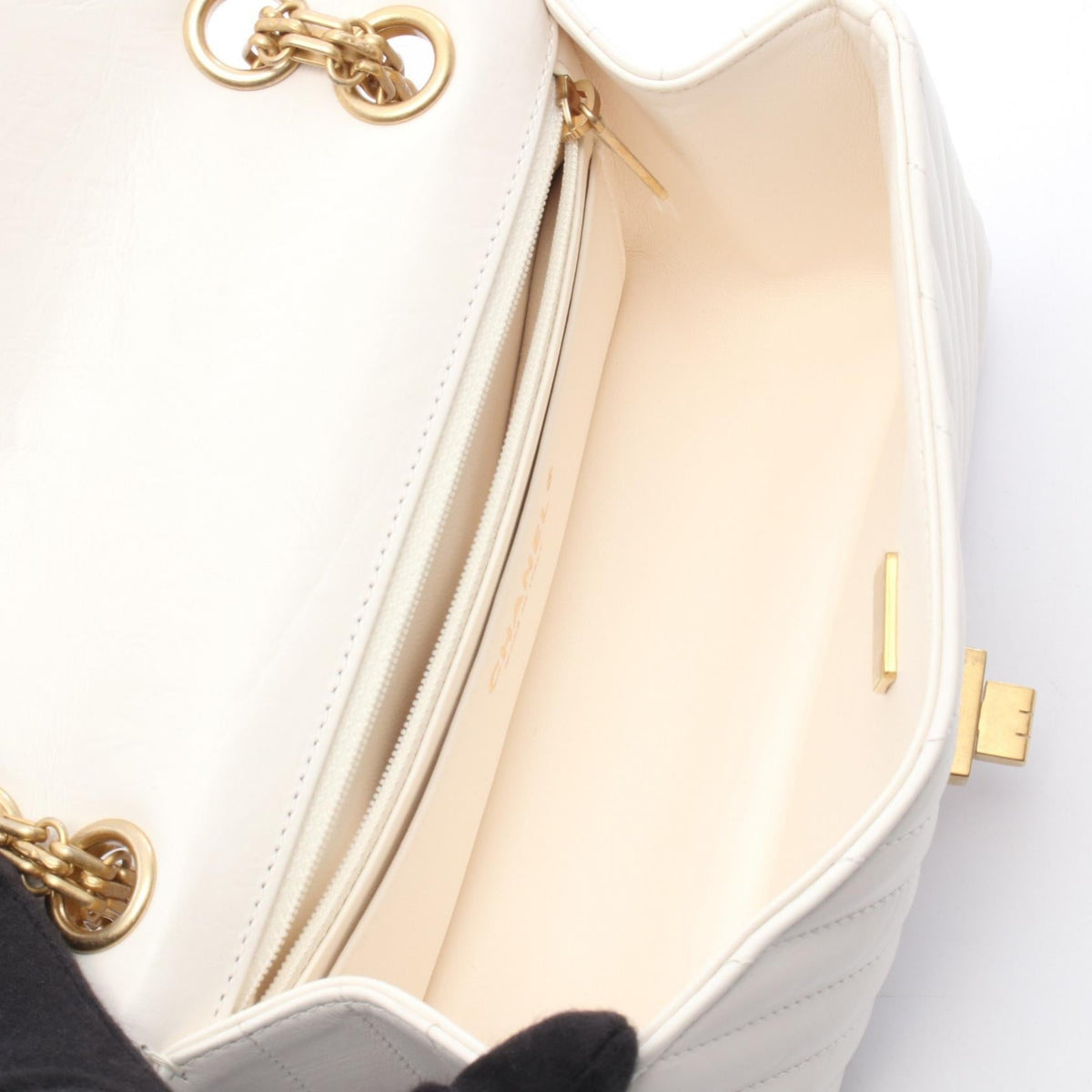 CHANEL White 2.55 chevron V stitch leather AS0874 2106800634792