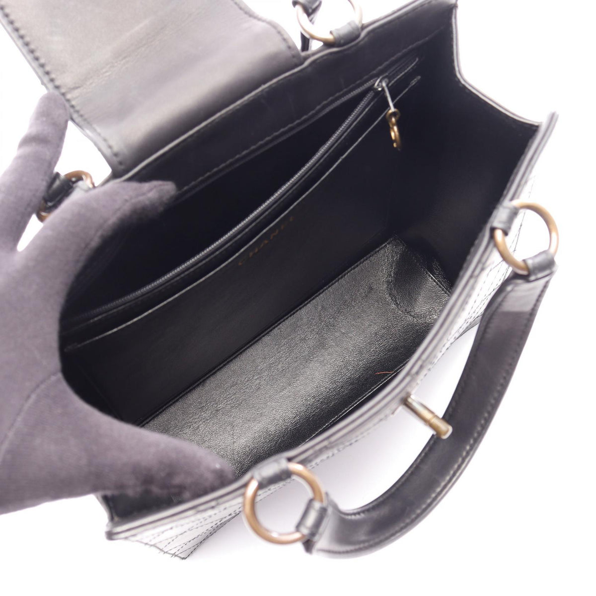 CHANEL Black Matelasse Turnlock leather 2101219956824