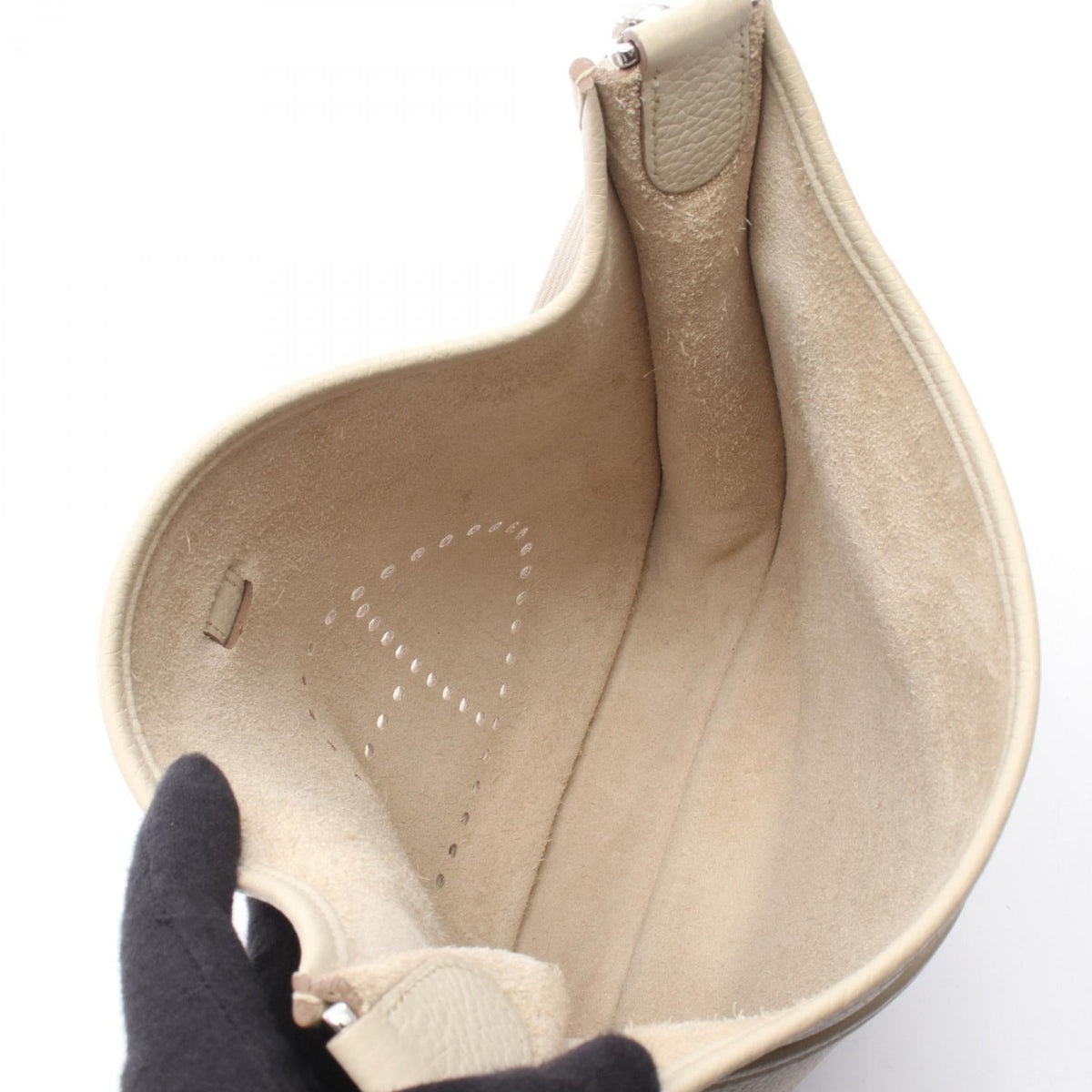 HERMES Evelyne 3 Troyes PM Shoulder BagBeton Beton Beige Taurillon Clemence Other Taurillon Clemence 2107601159200