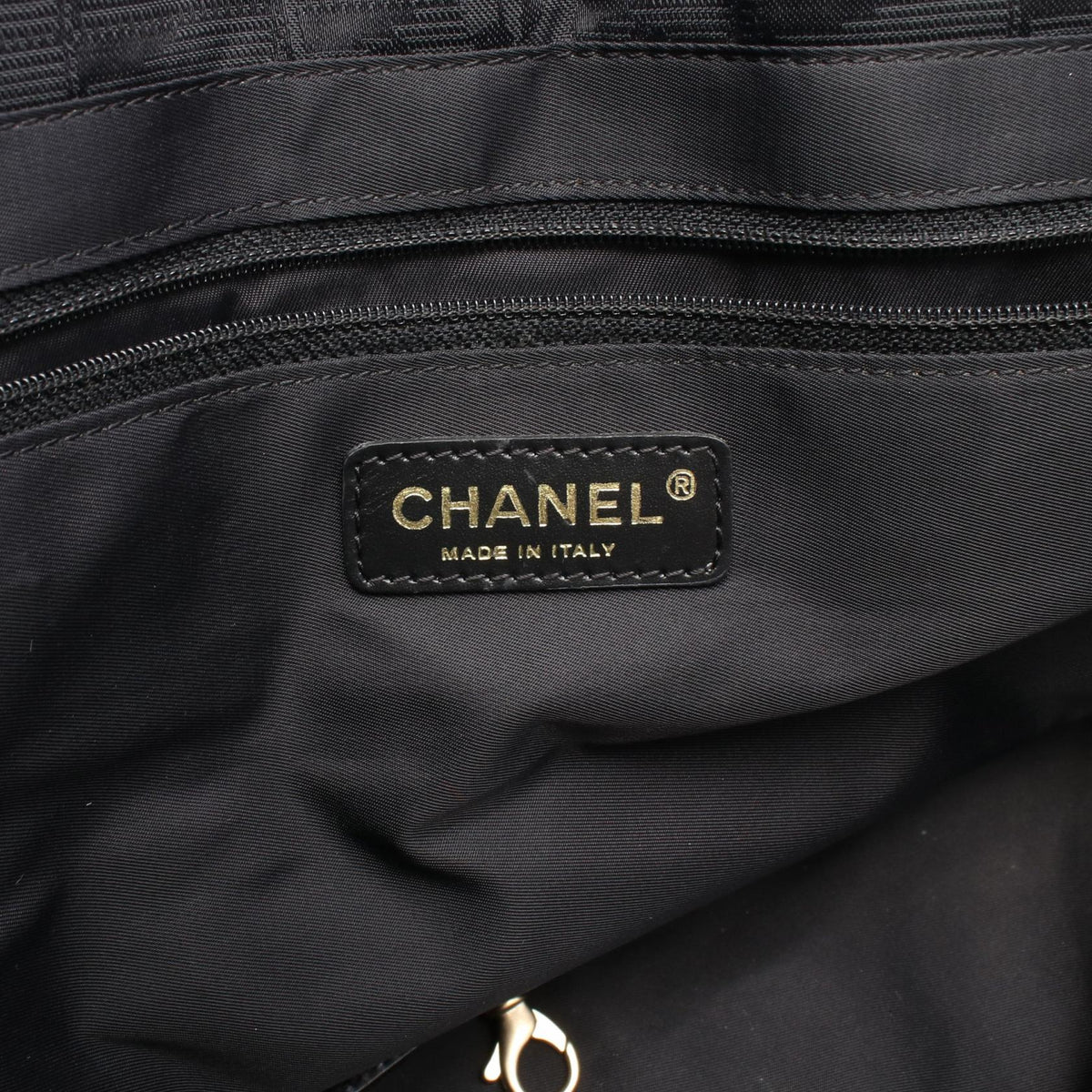 CHANEL Black New Travel Line MM Nylon�leather 2101219910536