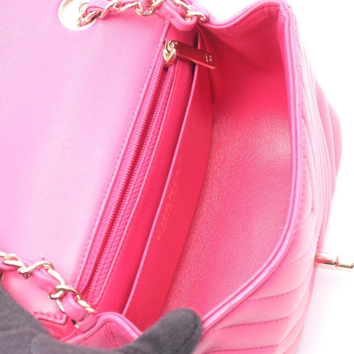 CHANEL Pink Chevron V-Stitch Mini leather A35200 2107601157701
