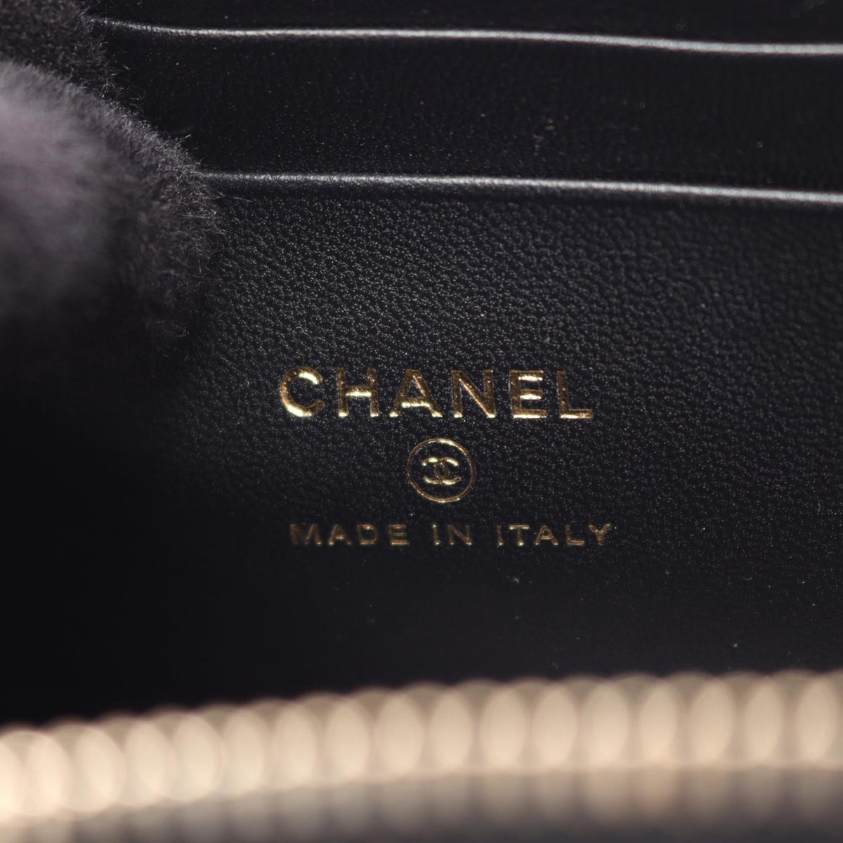 CHANEL Black/White COCO Mark vanity Fabric�leather 2101219888538