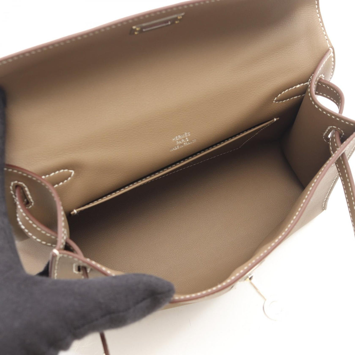 HERMES Kelly Mini Pochette in Etoupe Grey Handbag Gray Vaux Swift leather Other Vaux Swift leather 2104102532419