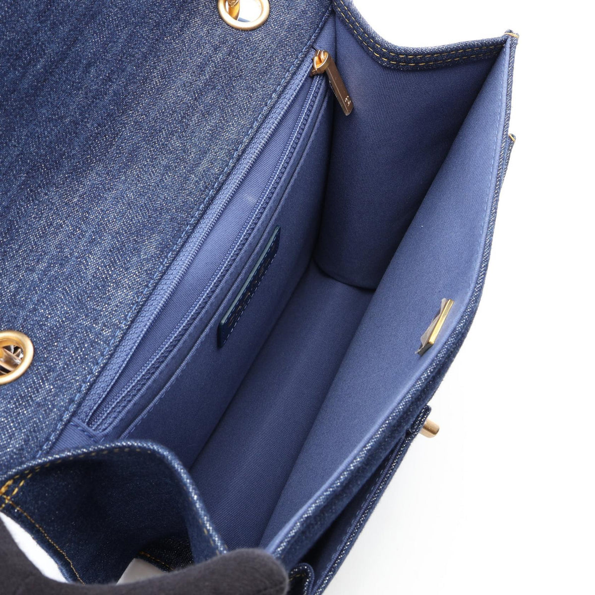 CHANEL Blue Matelasse Chain denim 2101220037512