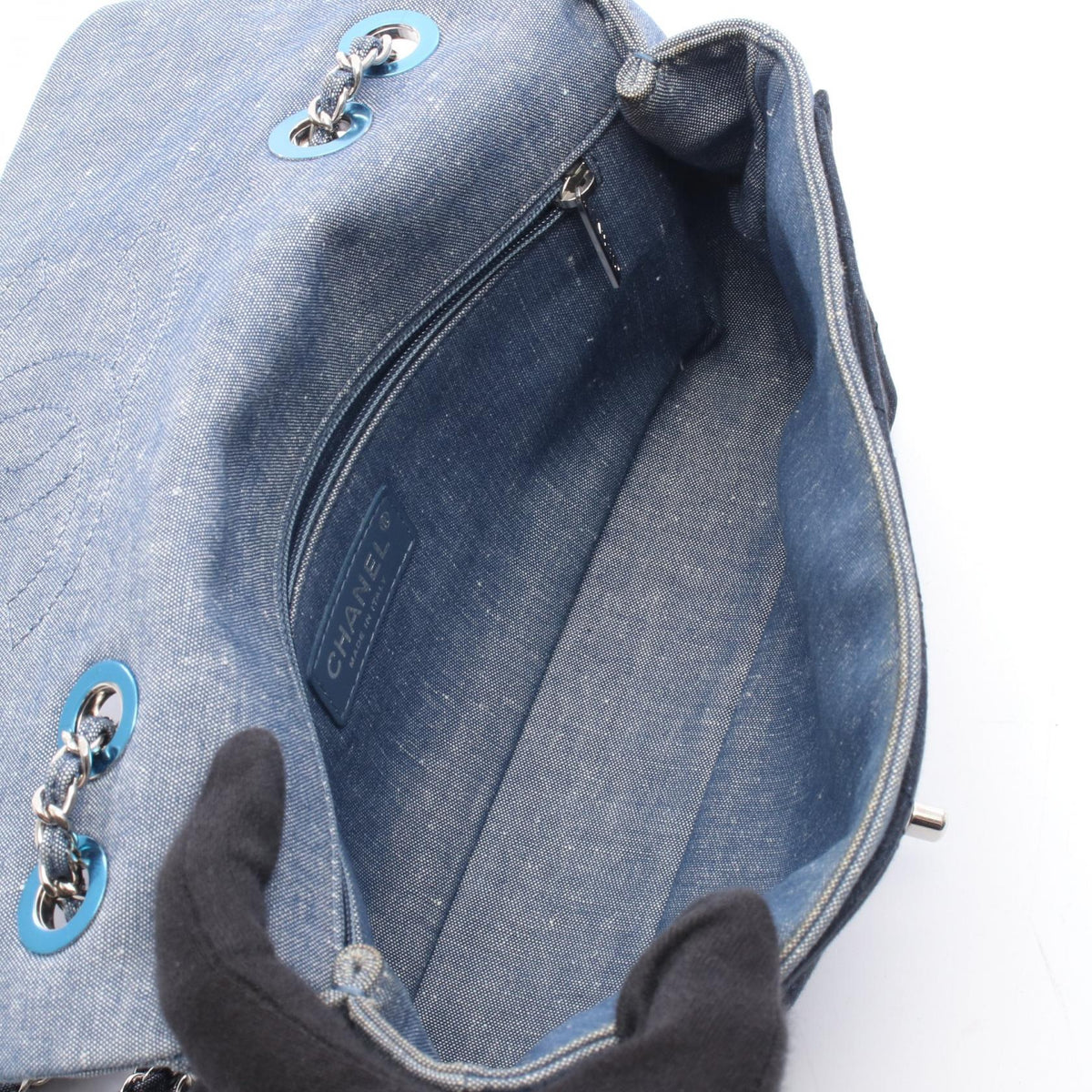CHANEL Navy/Blue Matelasse Bicolor denim 2101220020095