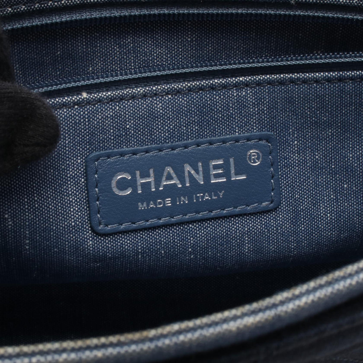 CHANEL Navy/Blue Matelasse Bicolor denim 2101220020095