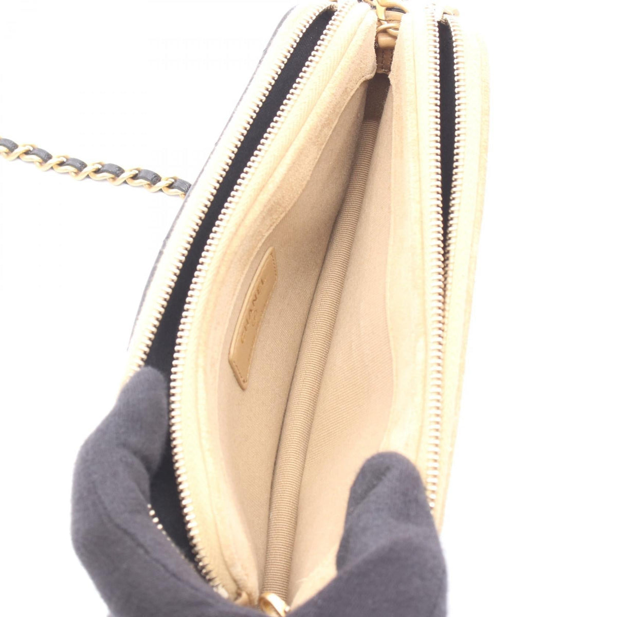 CHANEL Black/Brown Matelasse phone case Lambskin (sheep leather)�Suede AP4743 2101219872414