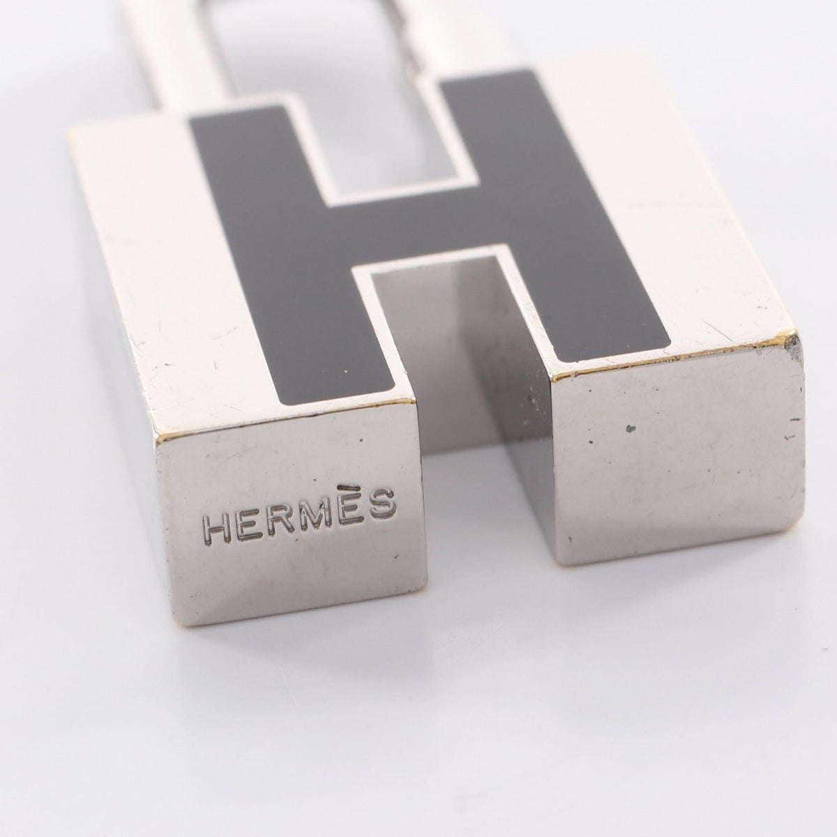 HERMES Cadena charm H motif charm Silver/Black Other metal 2101219760070