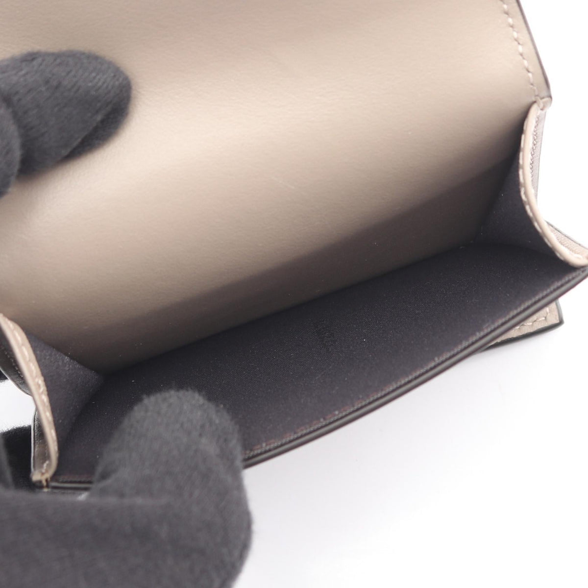 FENDI FF Diamond Tri-fold wallet Beige leather 8M0480ALV4F1N1G 2101220025137