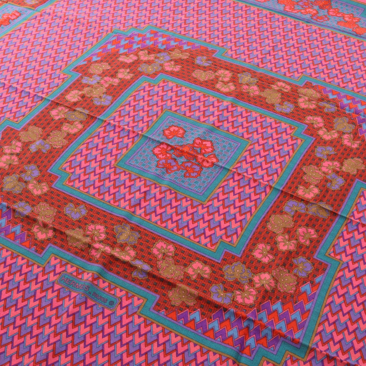 HERMES Carre 140 Geometric shawl Pink/Multicolor silk silk cashmere 2101220076542