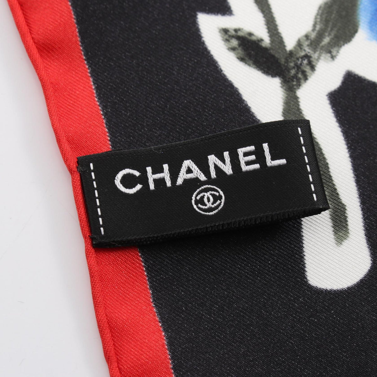 CHANEL Black/Multicolor 2026 Stainless Steel Pre-Fall Collection Floral Print Silk Twill Triangle silk 2104102518871