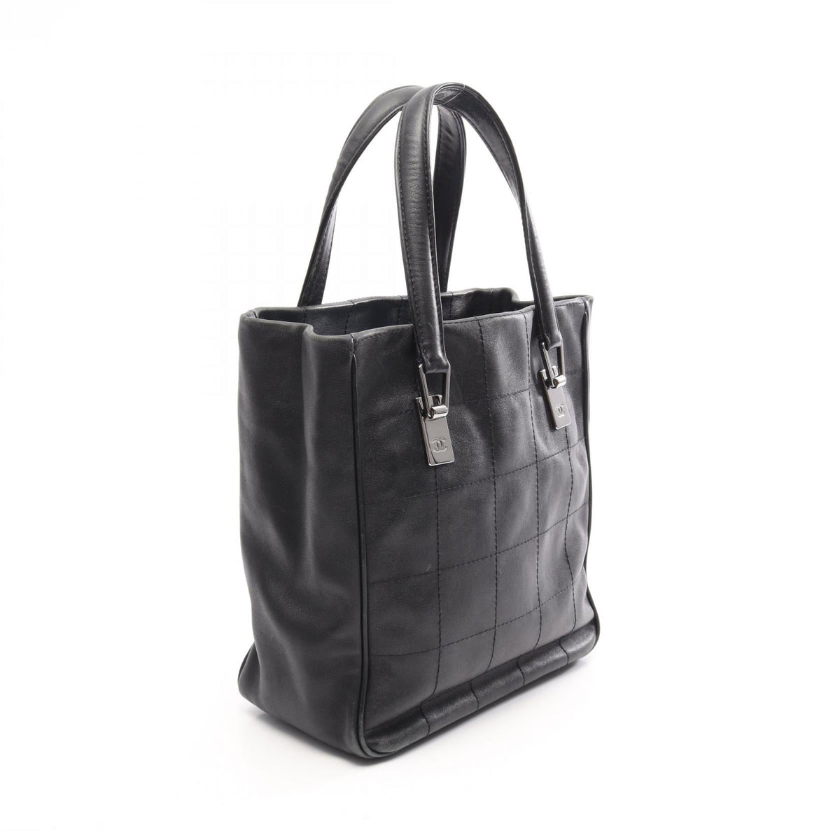 CHANEL Black Chocolate bar Lambskin (sheep leather) 2101220094584