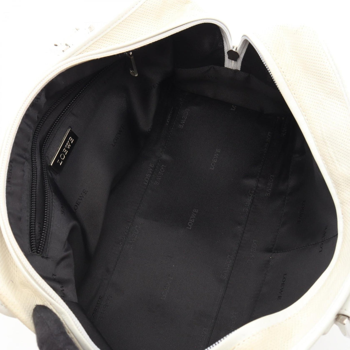 LOEWE Amazona 28 Punching Handbag White leather 2101220004903