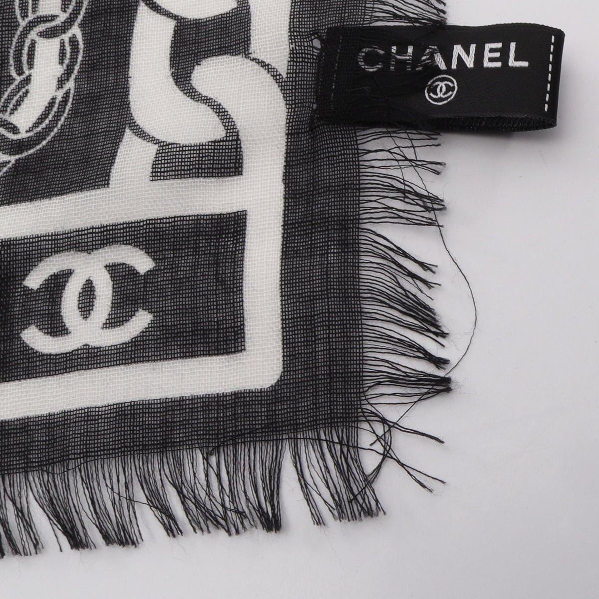 CHANEL Black/White COCO Mark silk�cashmere 2120100031563