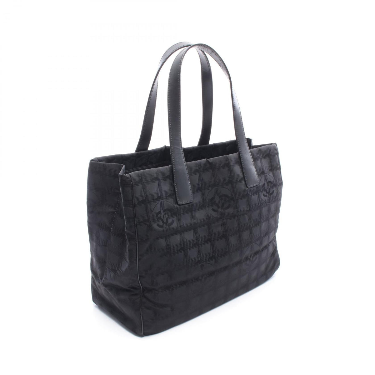 CHANEL Black New Travel Line MM Nylon�leather 2101219995090