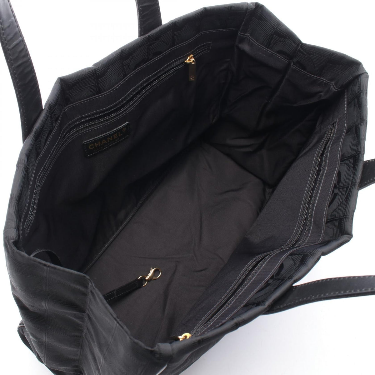 CHANEL Black New Travel Line MM Nylon�leather 2101219995090
