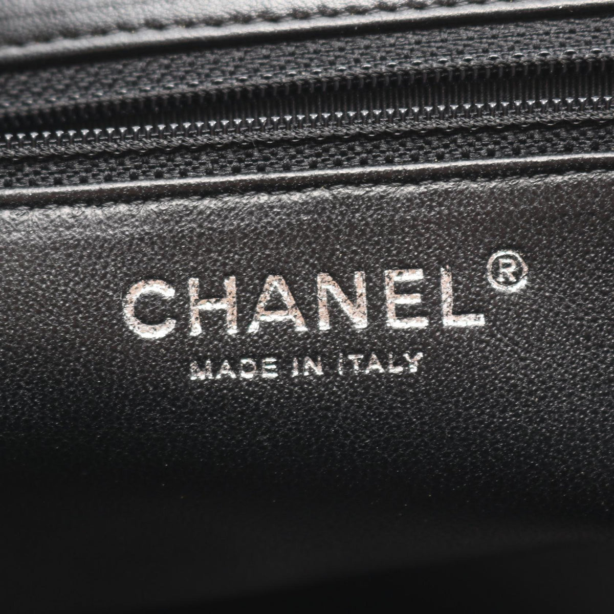 CHANEL Black Matelasse top handle bag Lambskin (sheep leather) 2101219740317