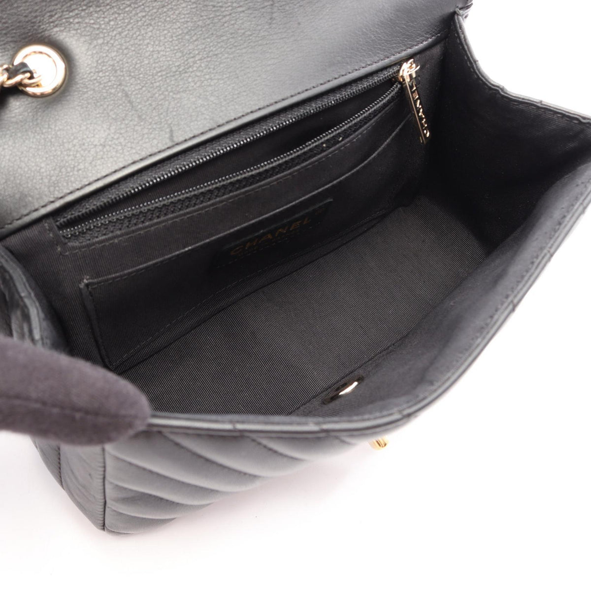 CHANEL Black Chevron V Stitch Lambskin (sheep leather) 2104102537452