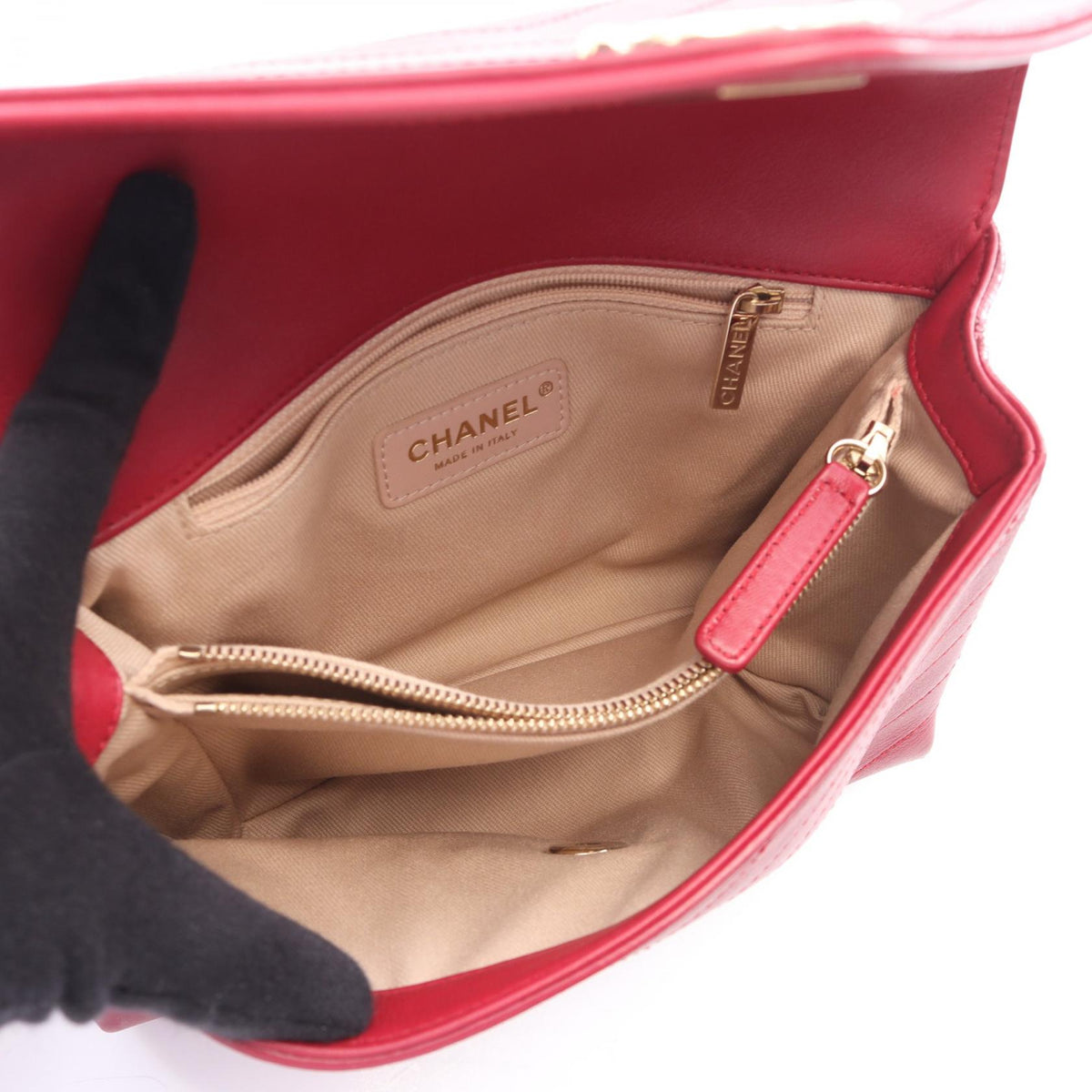 CHANEL Red Chevron V-stitch 2WAY leather 2104102537308