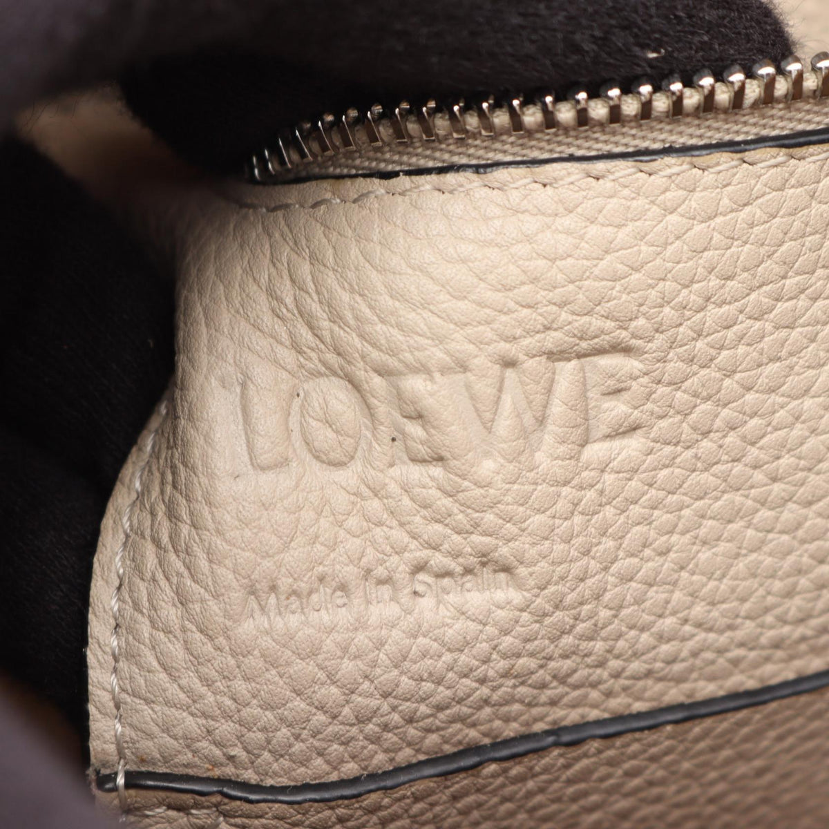 LOEWE Flamenco knot small Shoulder Bag Beige leather 2101220043230