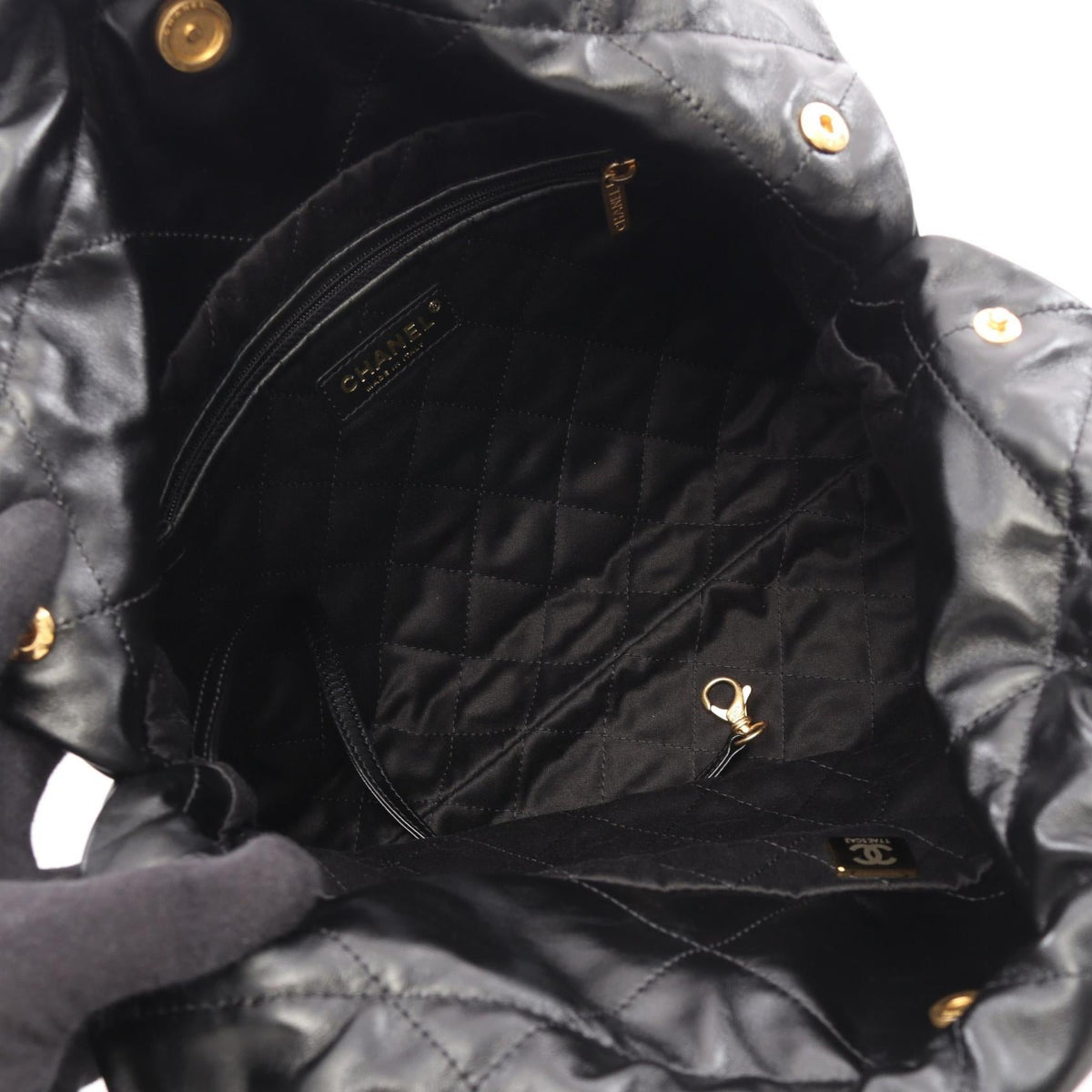 CHANEL Black Matelasse Chanel 22 Small leather AS3260 2120800033225