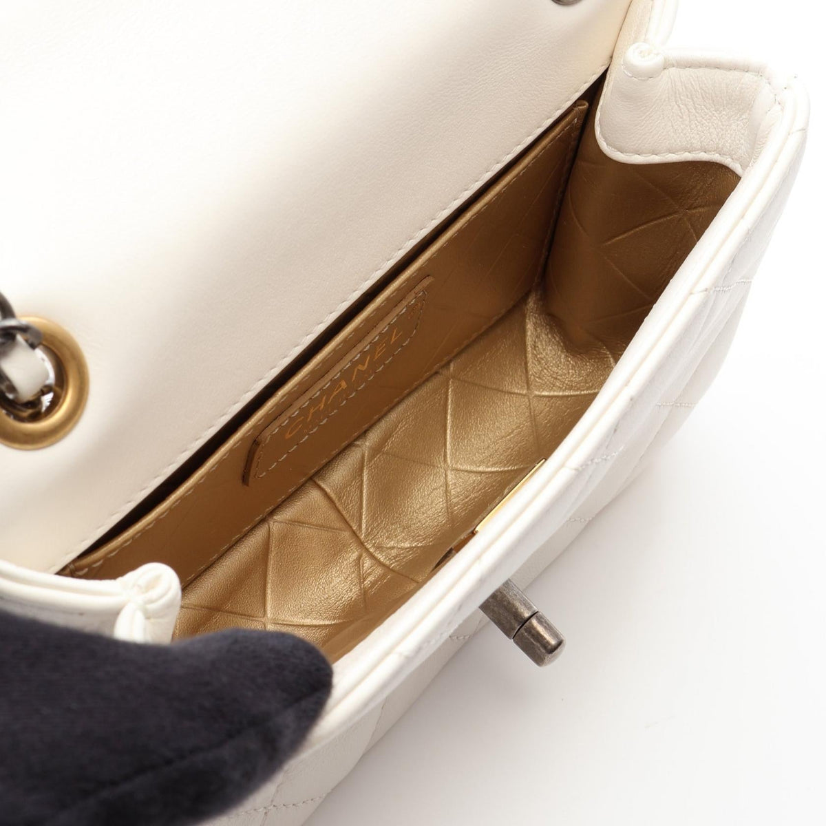 CHANEL White Matelasse Lambskin (sheep leather) AS2979 2106800642803