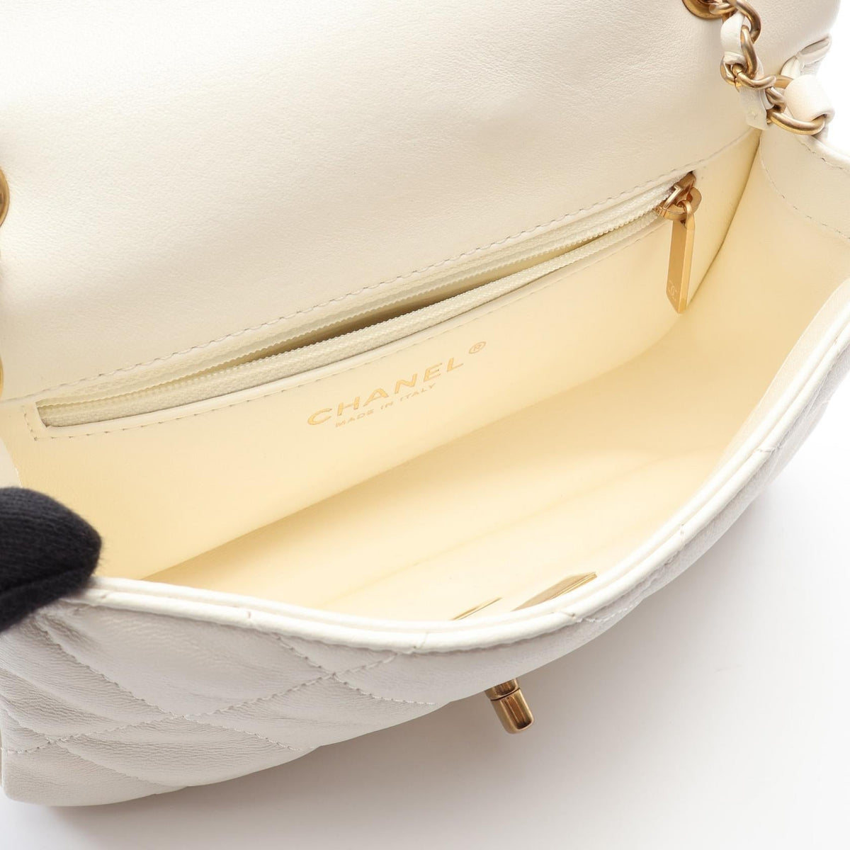 CHANEL White Mini Matelasse Lambskin (sheep leather) AS3456 2106800642841
