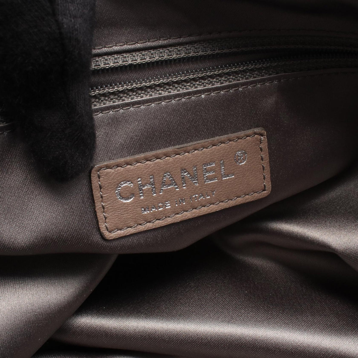 CHANEL Green Matelasse Lambskin (sheep leather) 2104102538312