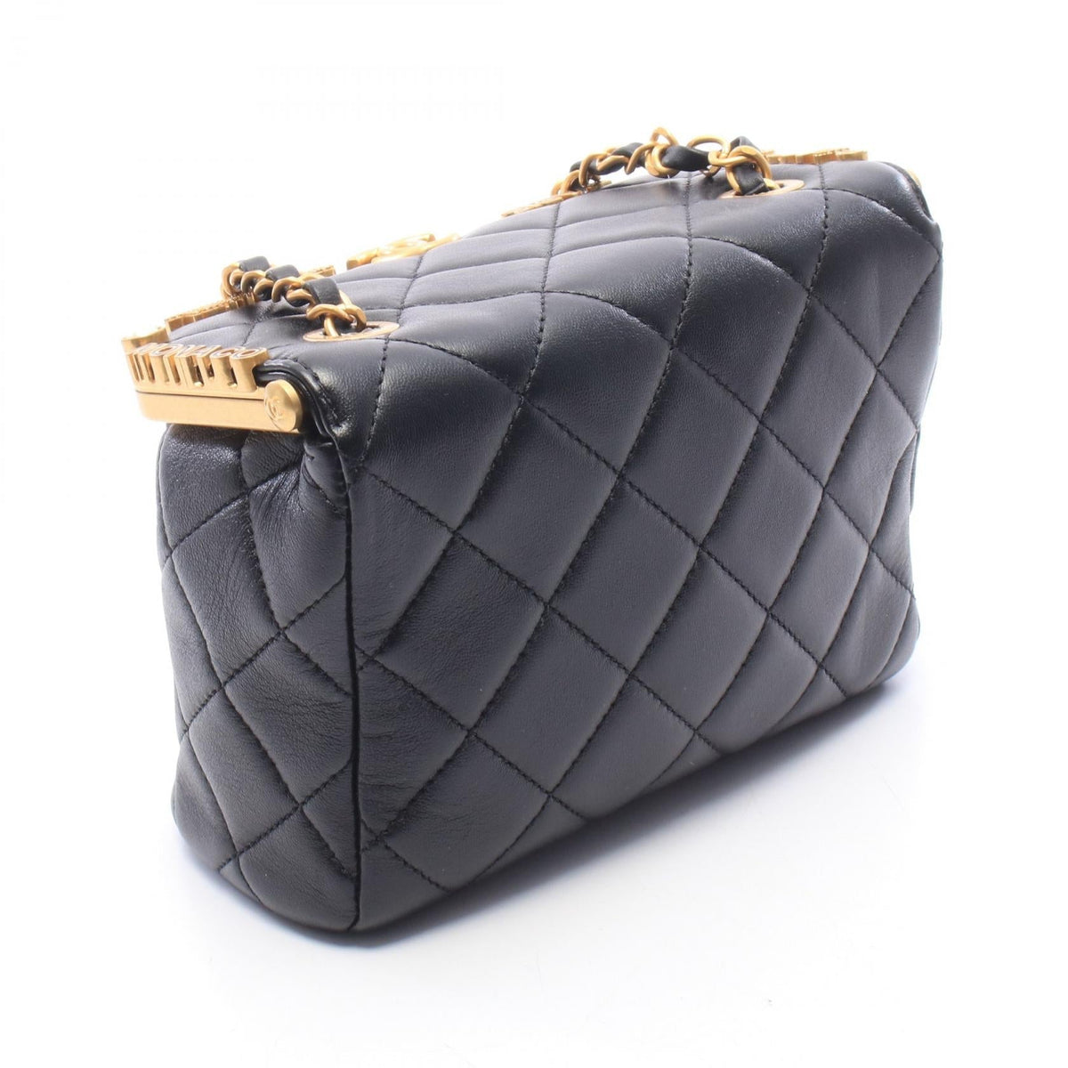 CHANEL Black Matelasse Lambskin (sheep leather) 2106800643831