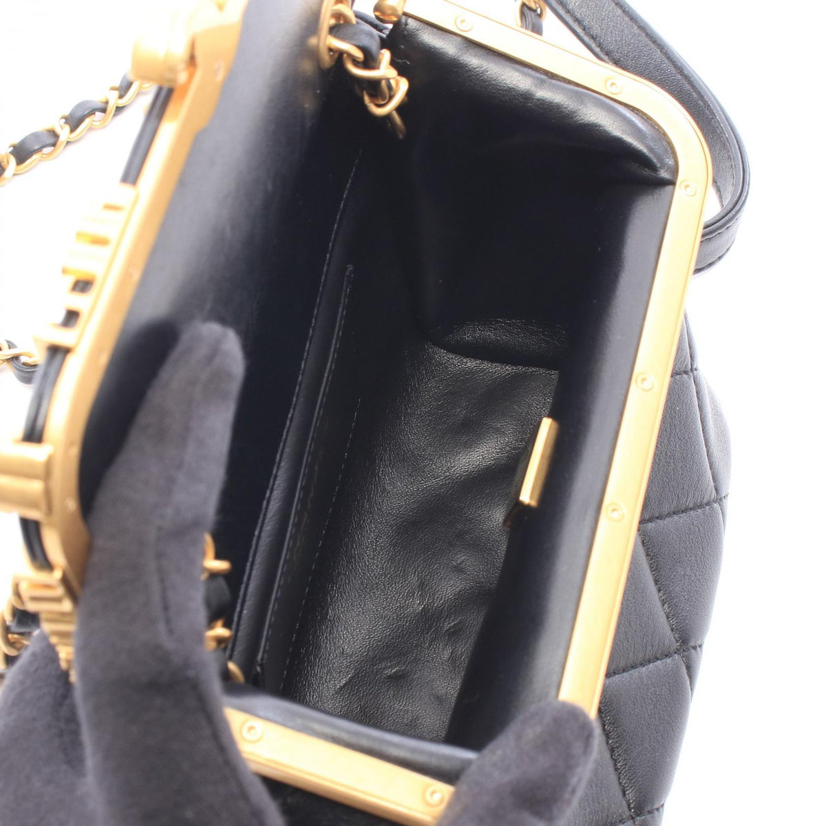 CHANEL Black Matelasse Lambskin (sheep leather) 2106800643831