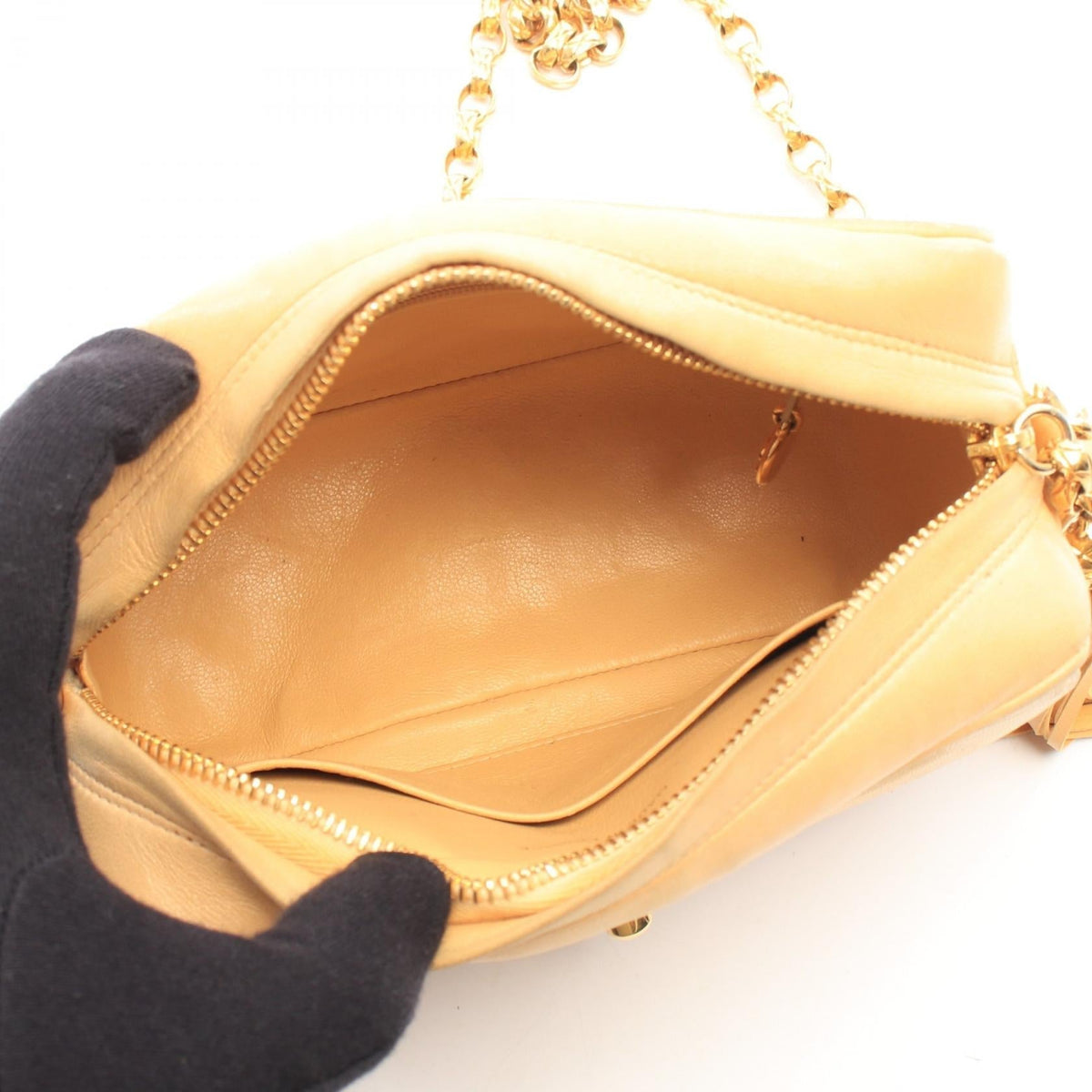 CHANEL Beige Matelasse tassel Lambskin (sheep leather) 2101220132033
