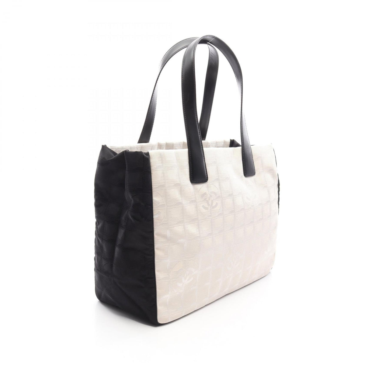 CHANEL White/Black New Travel Line MM leather Nylon canvas 2104102541671