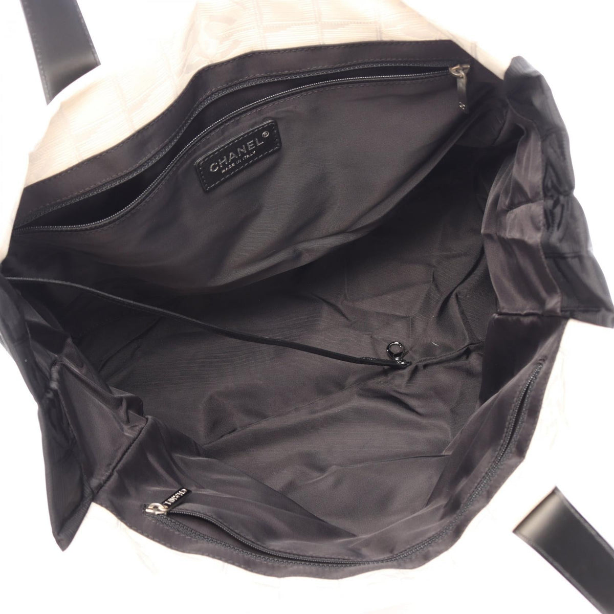 CHANEL White/Black New Travel Line MM leather Nylon canvas 2104102541671