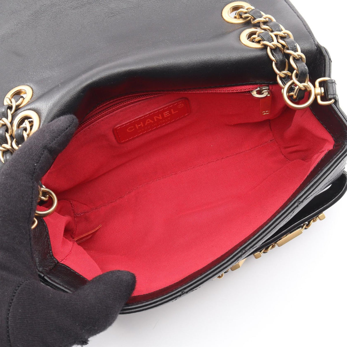 CHANEL Black Matelasse logo Lambskin (sheep leather) 2101220055271